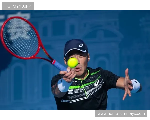 网球巡回赛火热开战，多位选手赛季首秀表现抢眼